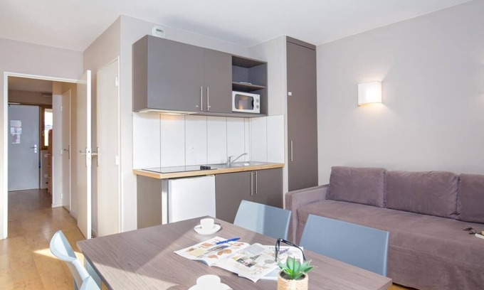 Pra Loup Apartment | 300m from ski slopes, balcony, parking, tv, ski locker, 25m², Pra Loup