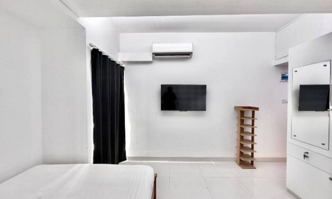 Dhaka Apartment | 300sqft,1 Comfortable Apartment Stay w/Sauna & Pool Access