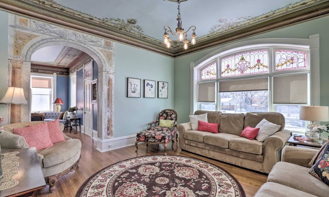 Mount Pleasant House | 306 m² House ∙ 5 bedrooms ∙ 12 guests
