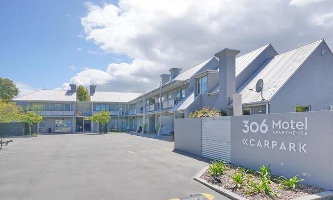 Upper Riccarton Hotel | 306 Motel Apartments