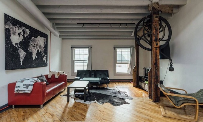 Old City House | 307 - BUILDING · ☆ RARE 4 STORY TOWNHOUSE FOR GROUPS ☆