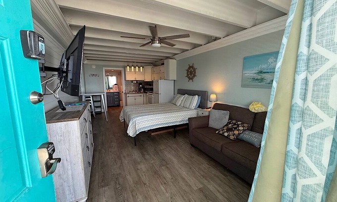 Panama City Beach Condo | 308 FTB low floor condo facing pier park west