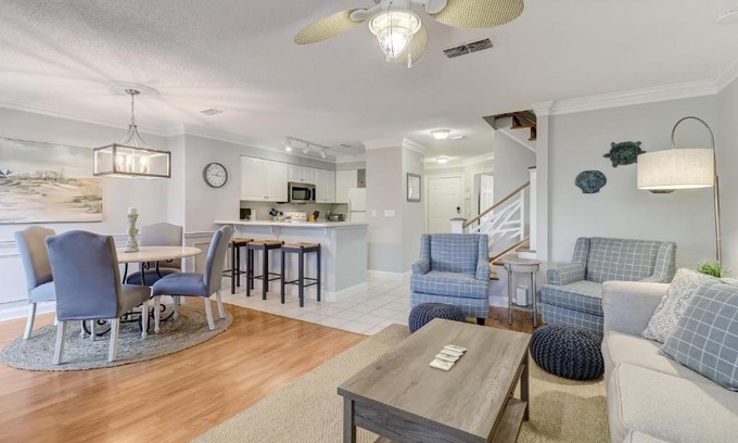 Amelia City House | 308 Sailmaker