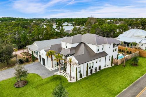 Gulfview Heights House | 30A Sunset 30a Sunset Palazzo by AvantStay Sleeps 20 Boat-Friendly Pool