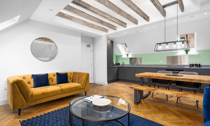 Dunfermline Apartment | 316 Reid's Corner - by StayDunfermline
