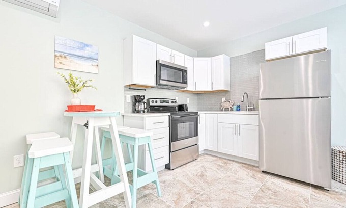Wildwood Apartment | 318 E Youngs Ave Unit 2 Seaside Retreat: Salty Shore Getaway