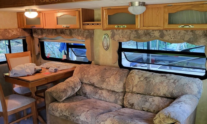 Warm Beach House | 31ft travel trailer on homeowners property 👌
