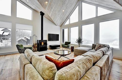 Stoneham Ski Chalet | 32 Chemin Blanc