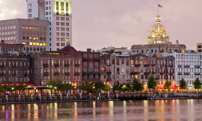 Savannah Victorian District Apartment | 320 West Park Inn