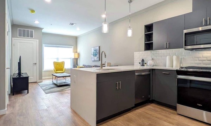 Dunellen Apartment | 321 Modern 1BR Apt Walk to NJT