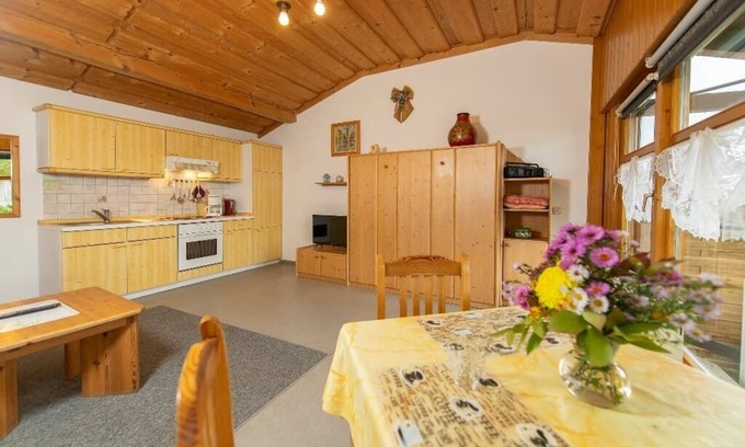 Moosbach Apartment | 32qm große 1-Zimmerwohnung mit Balkon