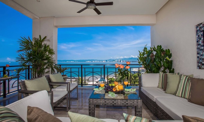 Emiliano Zapata Condo | 3300 sqft Luxury Beach Front Condo! Old Town/Romantic Zone/Molino de Agua