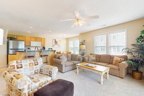 St. James Apartment | 3350 Club Villa Dr SE #803