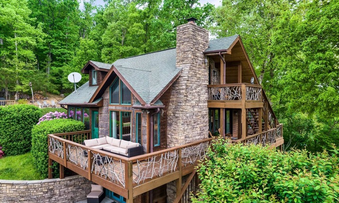 Cosby Cabin | 34-Acre Hiker’s Haven w/Hot Tub