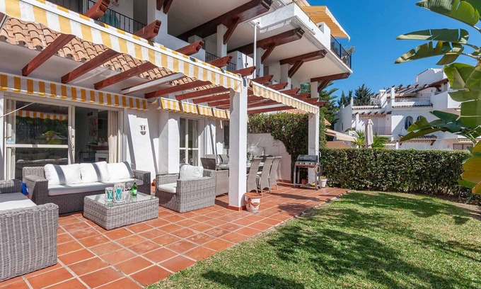 San Pedro de Alcantara Apartment | 34 - Large beachfront garden apartment