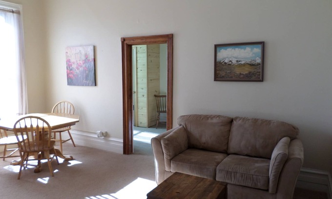 Del Norte Apartment | 34 miles from Wolf Creek Downtown One Bedroom Apartment