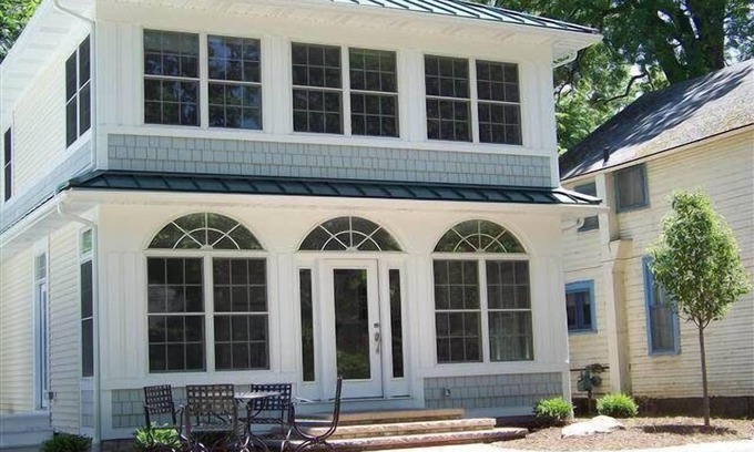 Lakeside Cottage | 343 Oak Ave in Lakeside