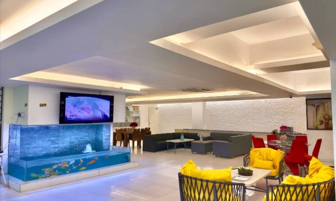 Dhaka Apartment | 350sqft,5 Deluxe Apartment w/Pool, Gym & Movie Theater