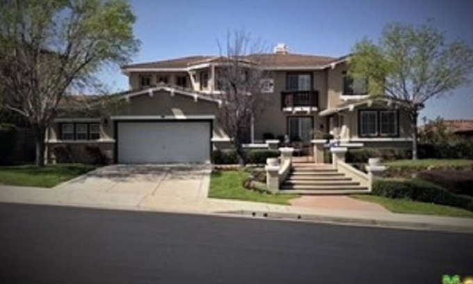 Sunland-Tujunga House | 3551 sqft - Furnished | Utilities Pd. | Gated Community | View Home | 4 Bed 3 Ba