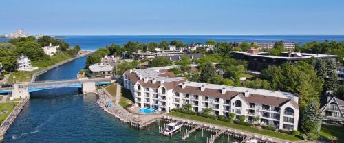 Charlevoix House | 359 Edgewater Inn