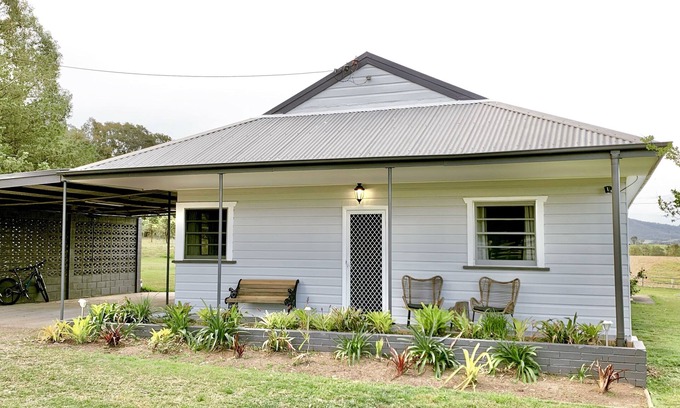 Stanhope Cottage | 36 Acre Hideaway Hunter Valley Cottage