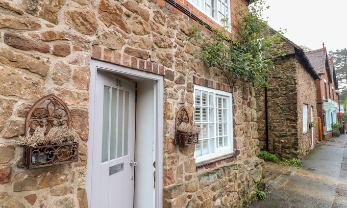 Ticknall Cottage | 36 MAIN STREET, pet friendly, with open fire in Ticknall