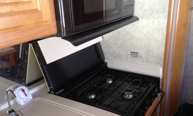 Wood Islands House | 36’ Motorhome, beautifully equipped for your comfort and