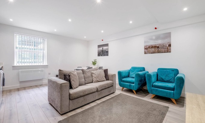 Camberley Apartment | 360 GU15 Aspen Court 04 - Modern 2 Bedrooms Apartment 04 Town Centre Camberley
