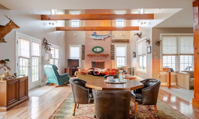 Crocheron House | 365-degree waterfront views. Quiet property bordering Blackwater River Refuge.