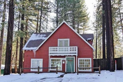 South Lake Tahoe House | 3664 Birch Avenue cabin