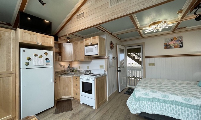 Hatteras Condo | 37 Coal Miner's Dream Studio Bedroom Condo by RedAwning