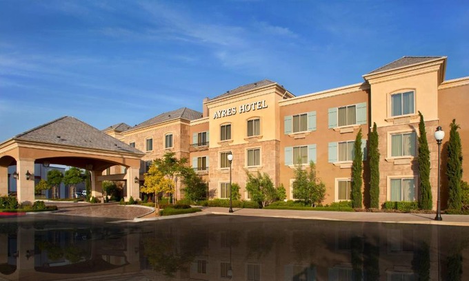 Los Serranos Hotel | 37 m² Hotel ∙ 127 guests