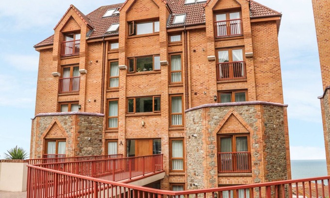 Westleigh Apartment | 37 OCEAN PARK, family friendly in Westward Ho!