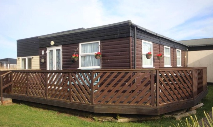 Selsey House | 37E Medmerry Park 2 Bedroom Chalet