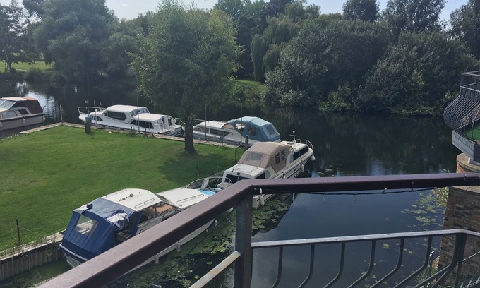 St Neots House | 38 River Terrace - St Neots