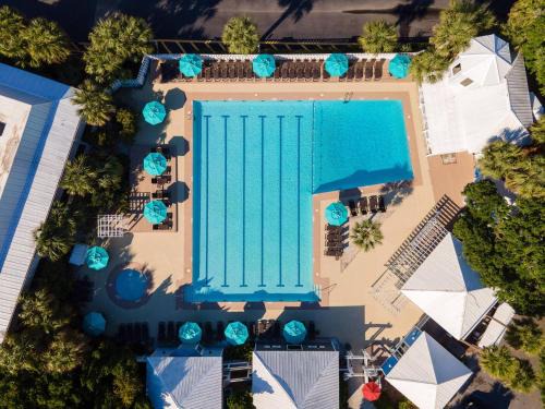 Saint Helena Island House | 380 Tarpon Blvd