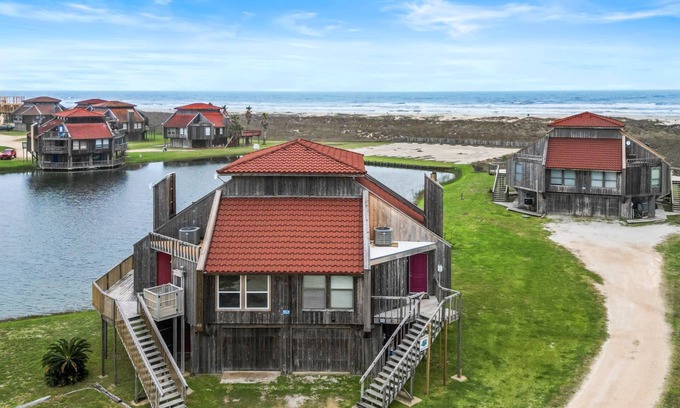 Matagorda Condo | #39 The Coastal Condo - The Place for a Perfect Beach Vacay