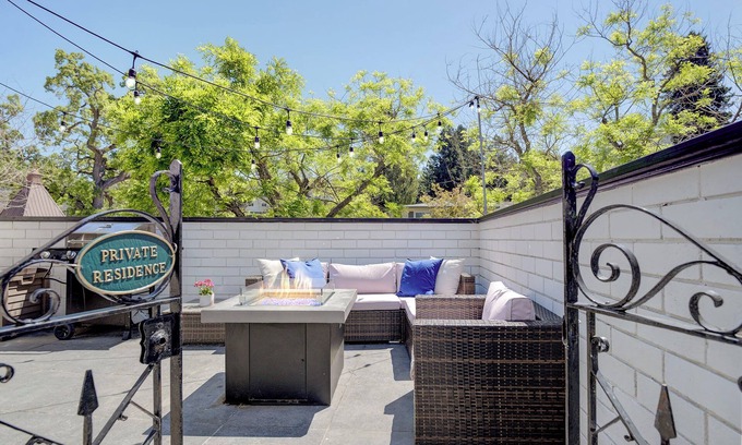 Saratoga Apartment | 3923 Heart of Saratoga - Charming Downtown Flat Near Cafes and Galleries