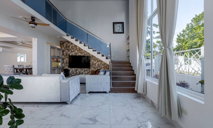 Barrio Las Yaguitas House | 394 B) Beautiful Room with Pool!