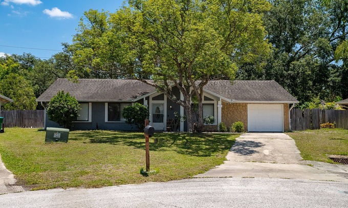 Winter Springs House | 3B/2Ba Home with Commmunity Pool. 30min from Universal Studios