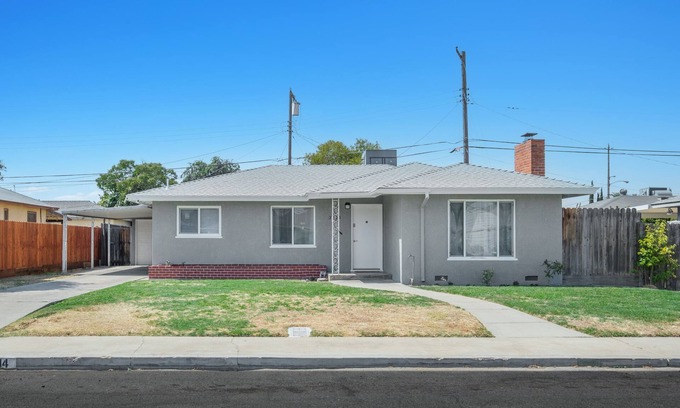 Raisin House | 3B/2Bth Fab Base to Nat'l Parks, EasyA to Airport