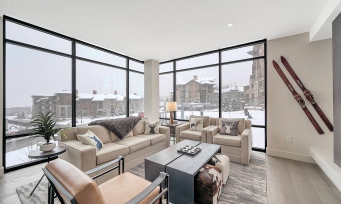 The Timbers Condo | 3B luxury ski-in/ski-out,Ski rentals,Peloton bike