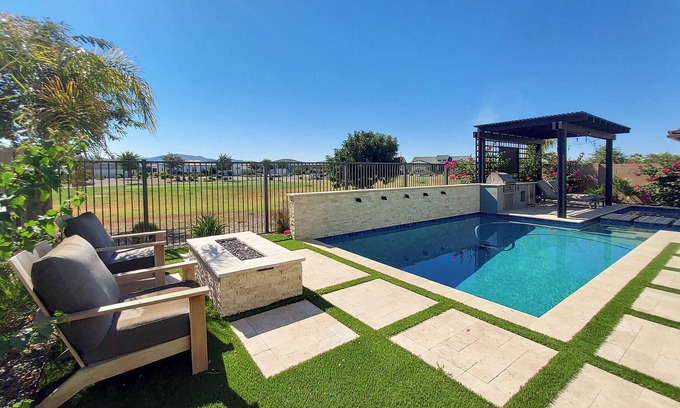 Surprise House | 3bd/2ba House w/ Pool, Hot Tub, Kiddie Pool, Firepits, & Resort Style Amenities