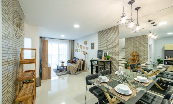 Tha Sala House | 3Bd room townhouse near shopping mall and International school + Free parking