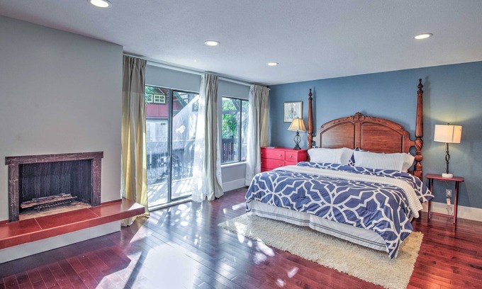 Horseshoe Bay House | 3Bed/4Bath house with ocean and mountain view
