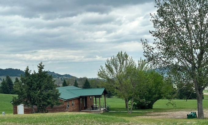 Sturgis Cabin | 3Bedroom, 2 Bath Cabin Located in Sturgis South Dakota just minutes from Downtown Sturgis