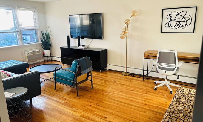 Canarsie Apartment | 3bedroom apartment in beautiful Brooklyn with WiFi, AC