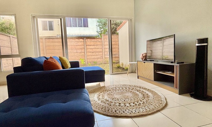 Santa Tecla House | 3bedroom Family House in charming Santa Tecla private neighborhood, w/WiFi, AC