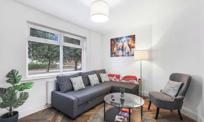 Castleside House | 3Bedroom House - Free Parking