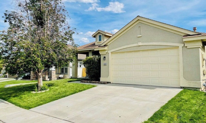 West University House | 3Bedroom/Sleeps12/Pet OK/4TVs